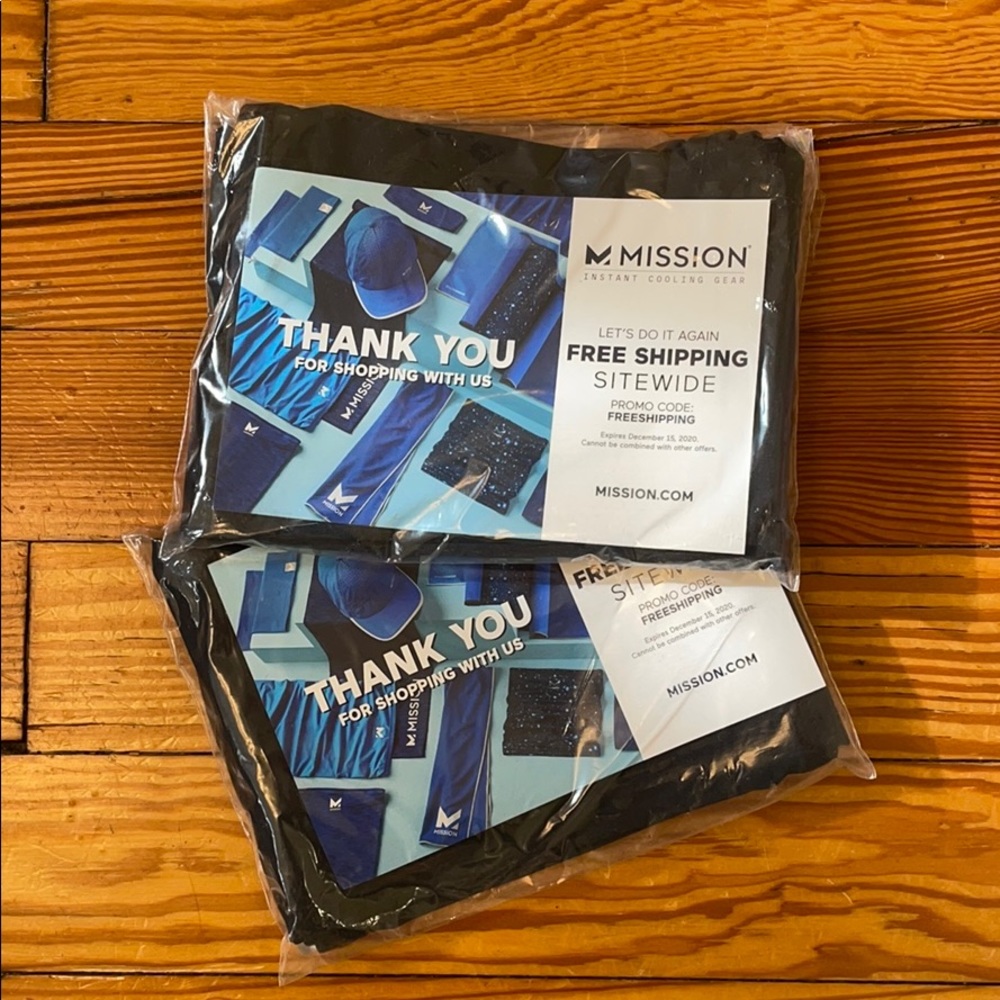 Pair (2) of NWT Mission Cooling Gaiters 😷